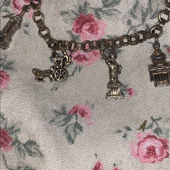 Vintage Charm Bracelet w/ around the world charms - Picture 4 of 5